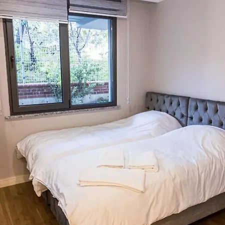 Full Bosphorus View New 3 Bedroom Beside Camliktepe Park In Famous Uskudar On The Asian Side Of Istanbul